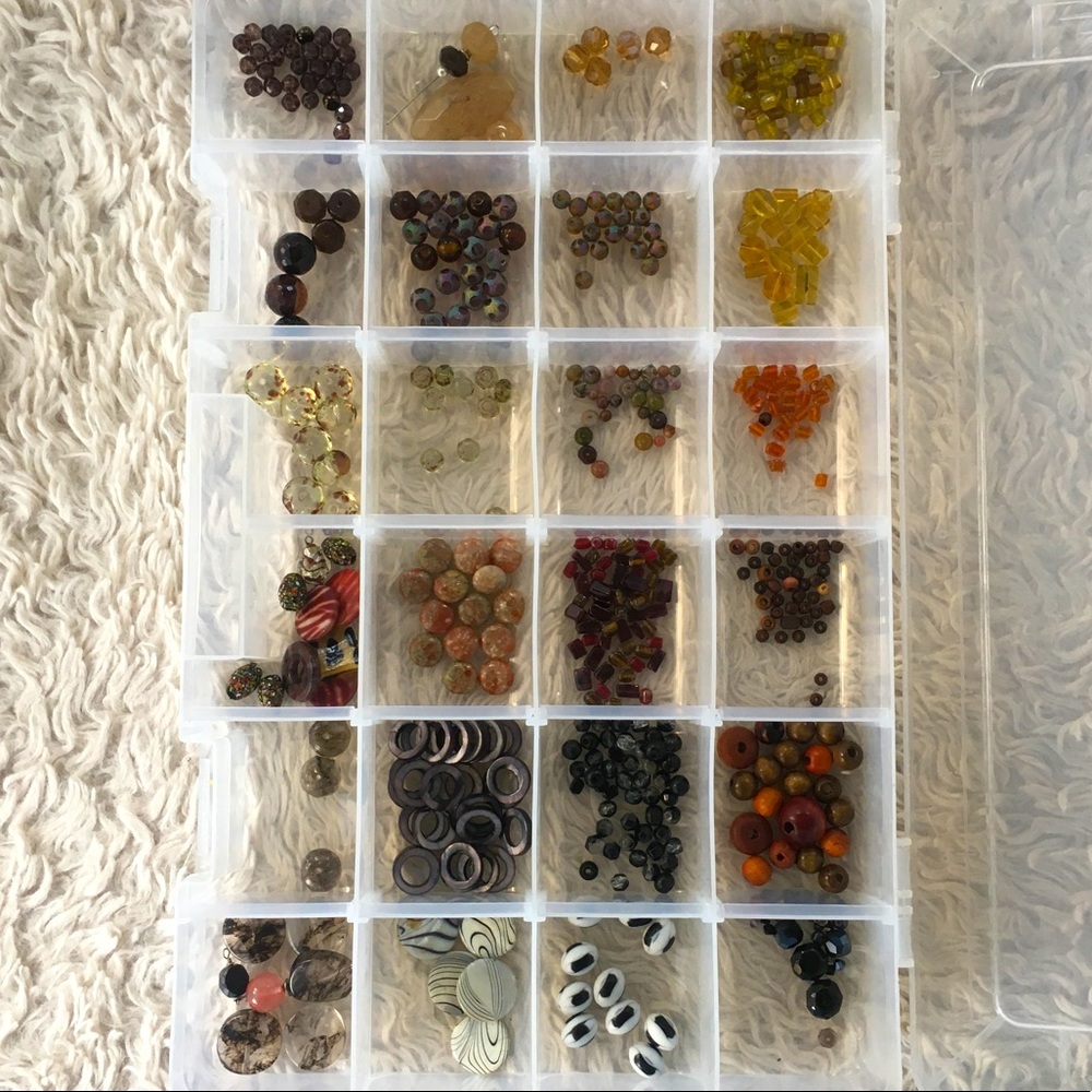 Beader’s Paradise Mixed Beads - READ DESCRIPTION